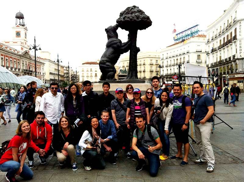 Mysteries & Tapas Tour in Madrid + Pub Crawl - Drinks are part of the package: beer, wine, and the final Asturian cider