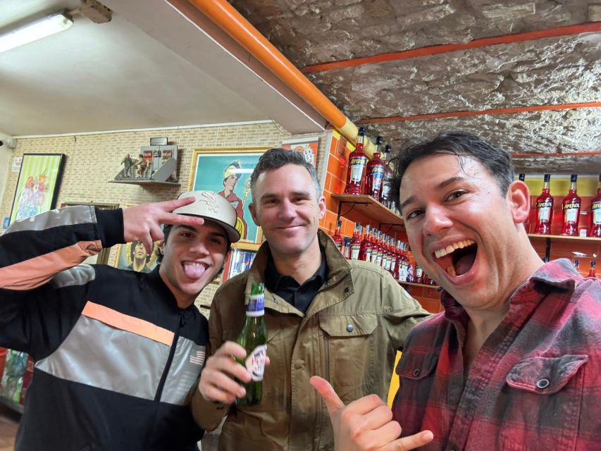 Naples: Guided Pub Crawl in the Old Town - The bar stops: how the guide helps you drink like a local