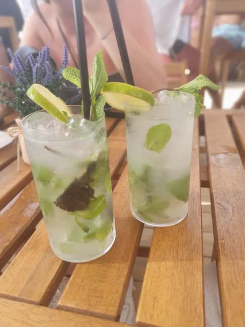 Naples Pub Crawl; from the first free Spritz to the Disco - The welcome spritz stop: where the night finds its rhythm