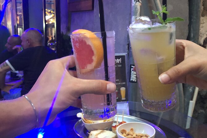 Napoli Pub Crawl in the Old Town - A 9:30 pm Naples Night You Don’t Have to Plan