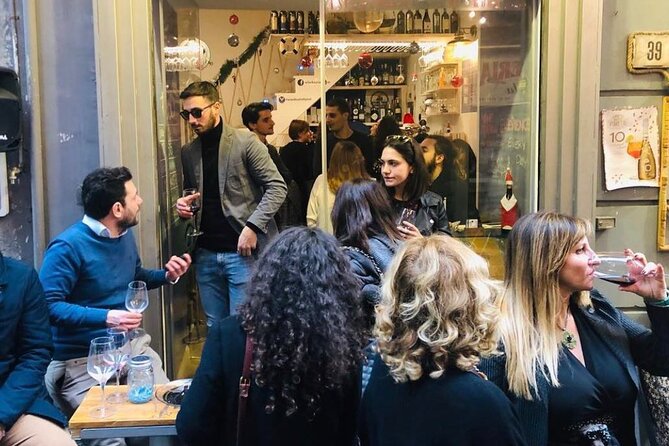 Napoli Pub Crawl in the Old Town - Quartieri Spagnoli: Spanish Quarters Street Bars With Atmosphere