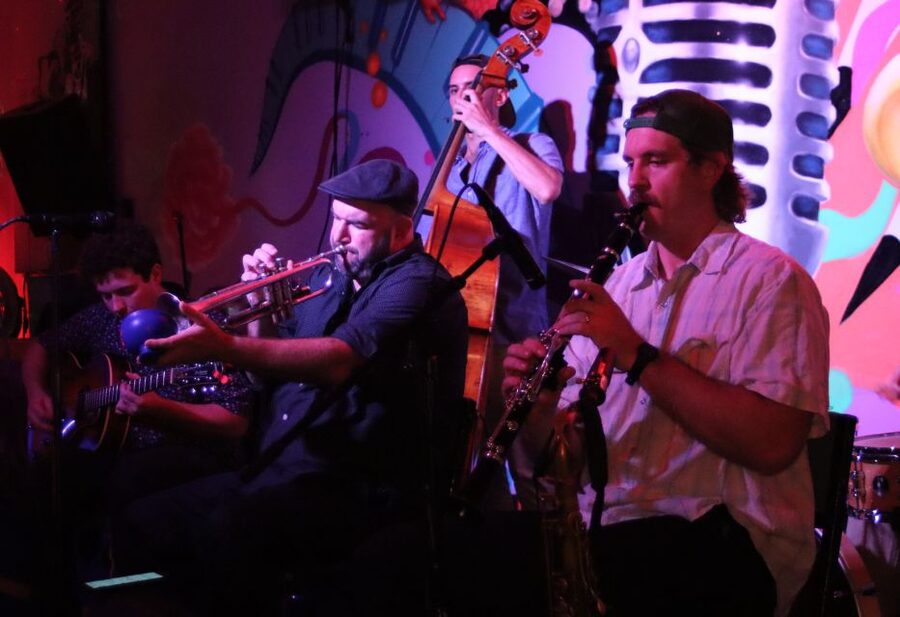 New Orleans: Frenchmen Street VIP Live Music Pub Crawl - Hopping clubs with a guide who times the lineup