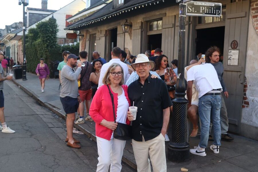 New Orleans: Ghost and Haunted Pub Crawl Tour with Free Shot - Practical tips for a smooth, spooky night