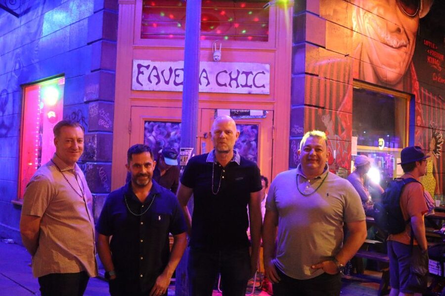 New Orleans: Ghost and Haunted Pub Crawl Tour with Free Shot - Lalaurie Mansion stop: where American Horror Story meets real New Orleans fear