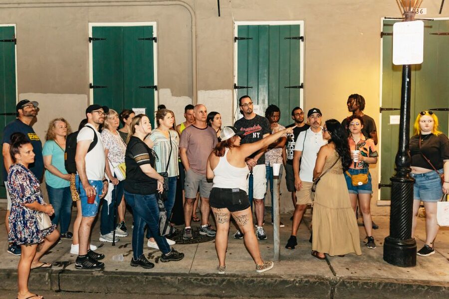 New Orleans: Haunted Pub Crawl - Pirates Alley: The Alley-Run Moment That Makes It Feel Haunted