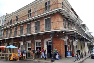 New Orleans Original True Crime Pub Crawl - Meet at Golden Lantern Bar and expect a 150-minute rhythm