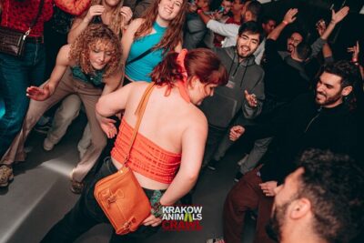 New Year's Eve Pub Crawl With 2 Hour Unlimited Alcohol + VIP Entry To Best Clubs - Meeting at Church of St. Wojciech and the 6:30 pm Start Advantage