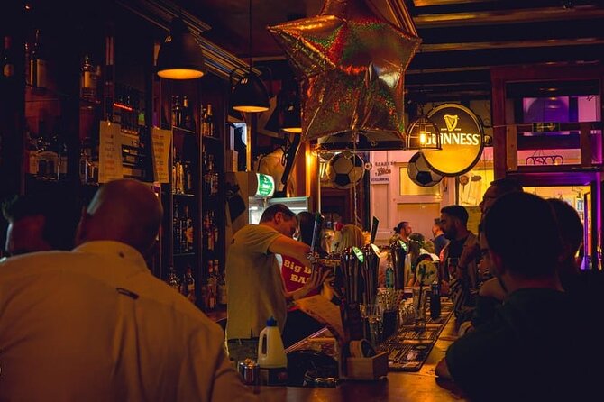 New Year's Eve Pub Crawl With Optional Club Entrance - Dam Square at midnight: the included bubbly moment