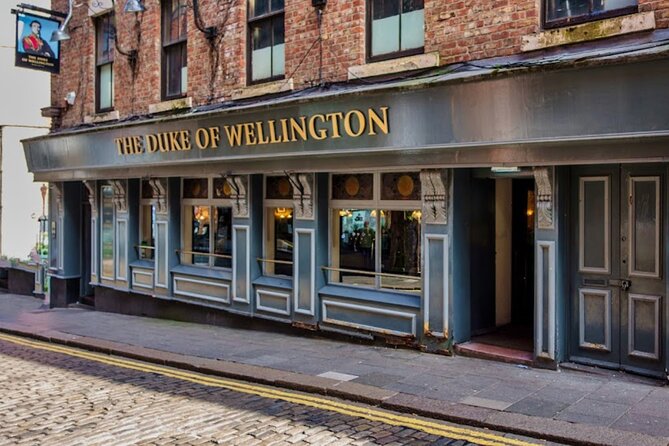Newcastle Upon Tyne Private Historic Pub Tour With Free Drinks! - Stops 4 to 6: City walls and castle country