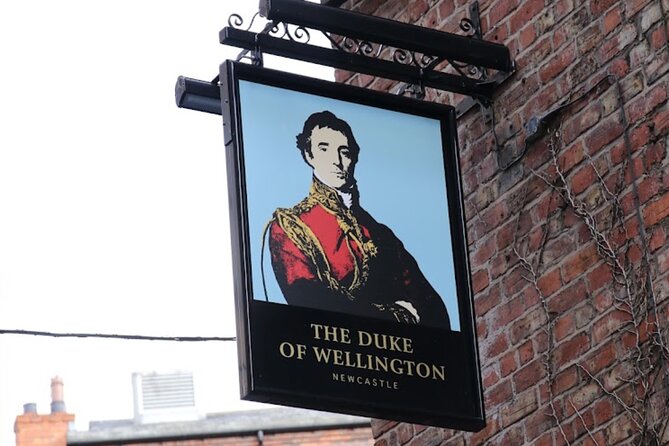 Newcastle Upon Tyne Private Historic Pub Tour With Free Drinks! - Stops 16 to 19: Grey Street, Grainger Market, and an arcade pause