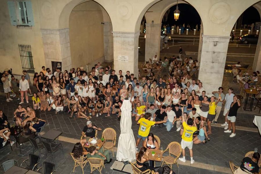 Nice : Yellow Pub Crawl - Social Bars, Games & Meet People - Who should book Pub Crawl Yellow, and who might not love it