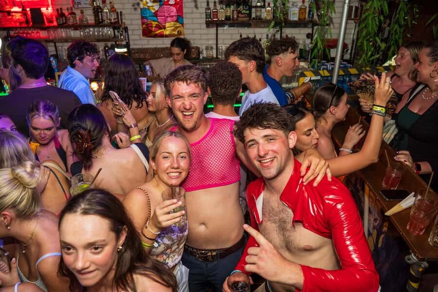 Nice : Yellow Pub Crawl - Social Bars, Games & Meet People - Price check: $29 for a 5-hour Nice night out