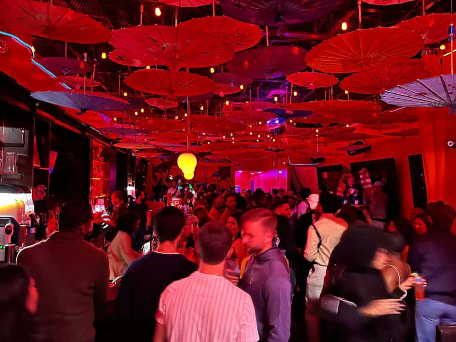 NYC Pub Crawl and Rooftop Clubbing Experience - Who This Tour Fits Best (and Who Should Skip It)