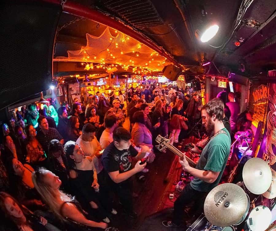 NYC Pub Crawl Experience - Key highlights to know before you go
