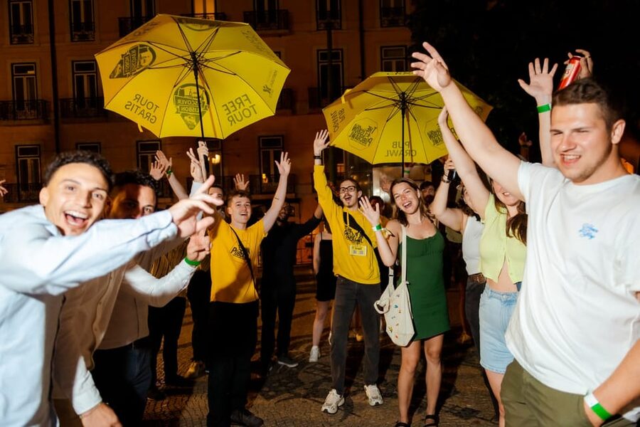NYE Pub Crawl + VIP Club Entry - Practical tips: shoes, clothing, and what Lisbon will ask of you