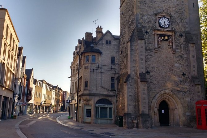 Oxford PRIVATE Pub and City Evening Walking Tour - The pub strategy: two or three stops, and why that matters