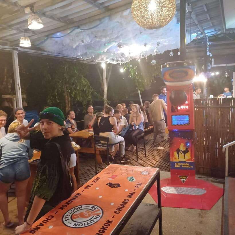 Pai Pub Crawl: The Best Nightlife in Town! - Karaoke and live music: the middle of the night does the heavy lifting
