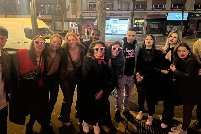 Paris: City Center Guided Pub Crawl with Shots & Club Entry - Free shots, discount drinks, and what that means for your budget