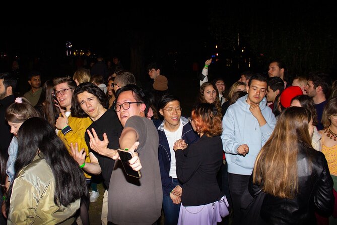 Paris: The Original Pub Crawl + Free Shots + VIP Club Entry - Small-group pacing: easier to connect and move