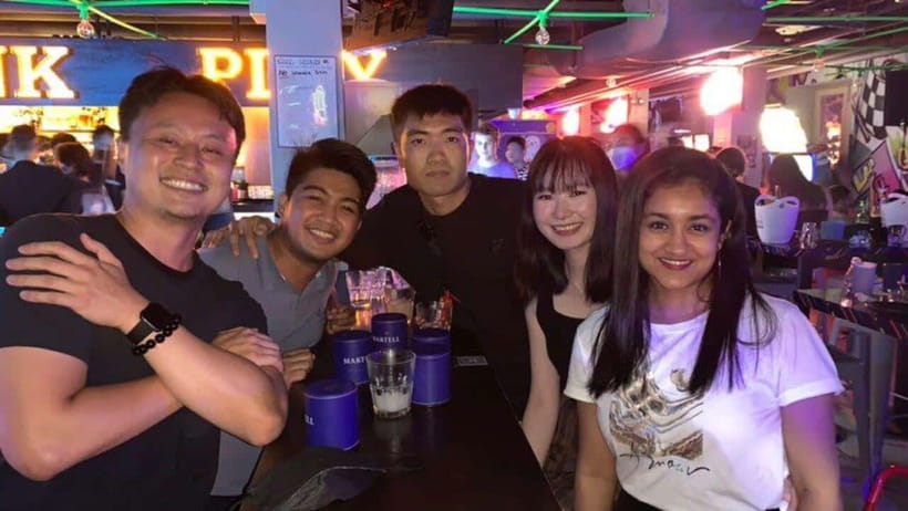 Party Singapore Bespoke Pub Crawl - Dress Code, ID, and Weather Rules You Should Actually Follow