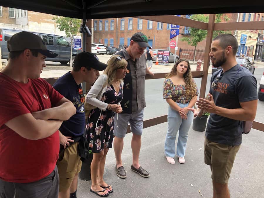 Philadelphia: Guided Tour with Pub Crawl - Timing and pacing: two hours, mostly within a few blocks