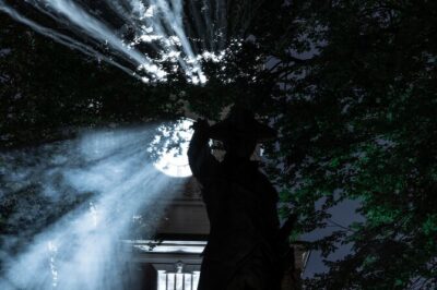 Philly Ghosts Boos and Booze Haunted Pub Crawl - The 2-hour pace: short route, high story density