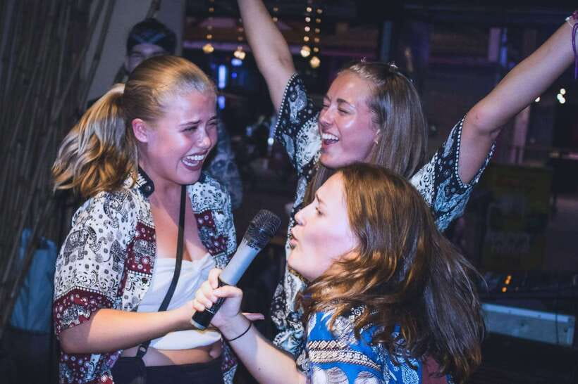Phnom Penh Pub Crawl with Free Mad Monkey Singlet - Why This Phnom Penh Pub Crawl Can Be Great for Your First Night Out