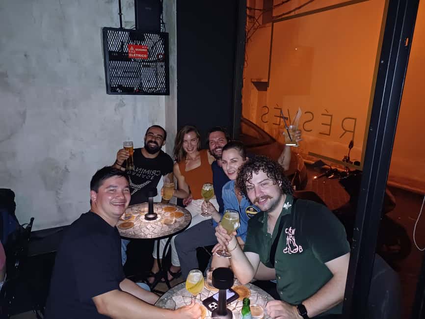 Ponta Delgada: Pub Crawl Tour as Locals from Azores - Finding the meeting point at 10pm (Jardim dos Namorados)