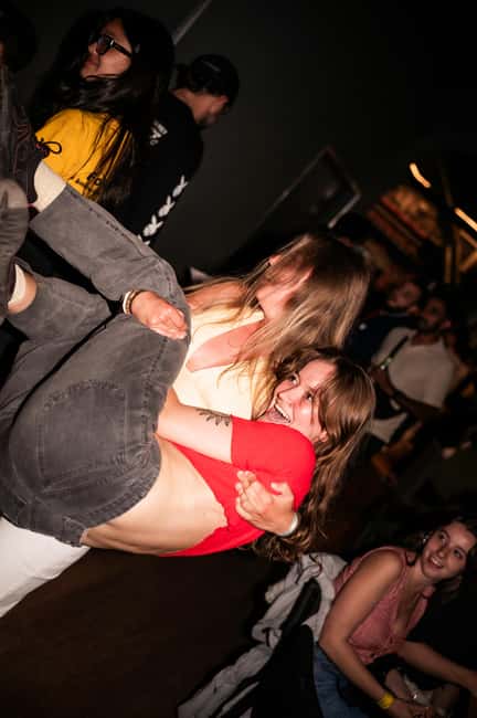 Porto: 4 Bar Pub Crawl, 7 Drinks, & Skip-the-Line Club Entry - Should you book Porto’s 4 Bar Pub Crawl with VIP club entry?