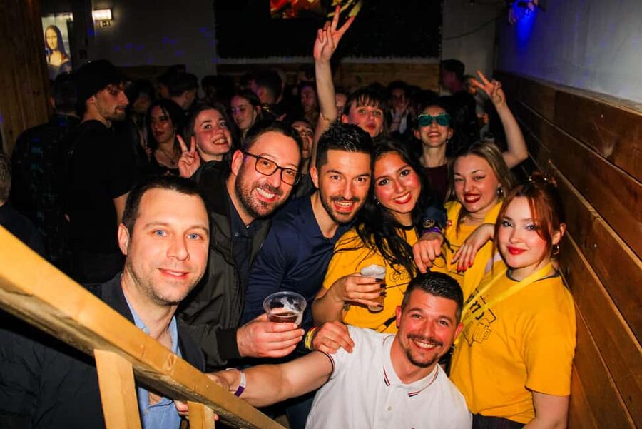 Porto: 4 Bar Pub Crawl, 7 Drinks, & Skip-the-Line Club Entry - Dress code and practical rules: Small details that prevent big annoyances