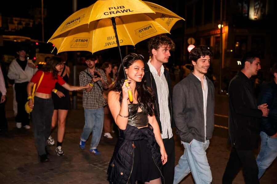 Porto: 4 Bar Pub Crawl, 7 Drinks, & Skip-the-Line Club Entry - Quick booking checklist before you commit