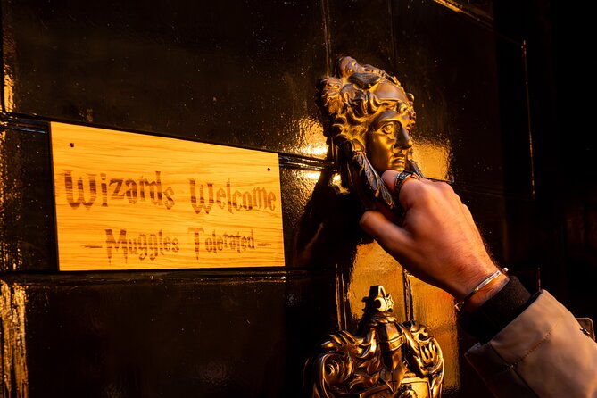 Potter Pub Tour for Muggles: London - The guide matters: Tom and Carlos set the tone