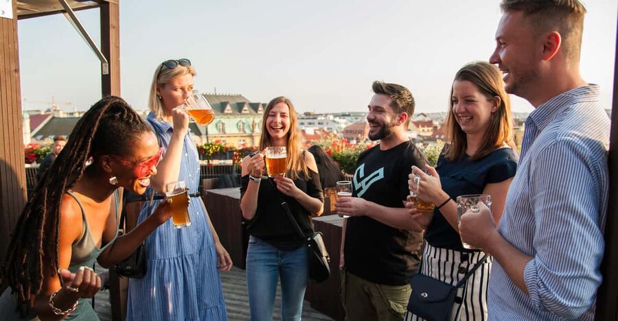 Prague: Local Pub Walking Tour with 5 Beers - Meeting Franz Kafka’s Rotating Head and starting with a plan