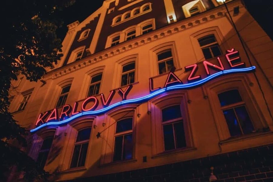 Prague: Pub Crawl with Karlovy Lazne Entry and shots - Starting at Discover Prague Tours: The Easy, Low-Stress Begin