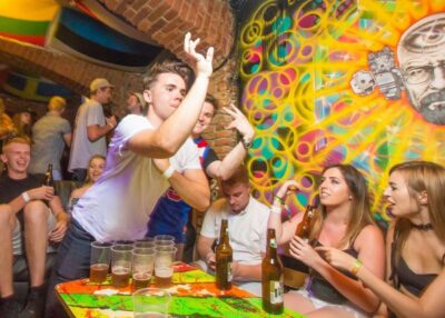 Prague: Pub Crawl with Open Bar and VIP Entry - Two ways to do it: 8PM crawl vs 10PM club pregame