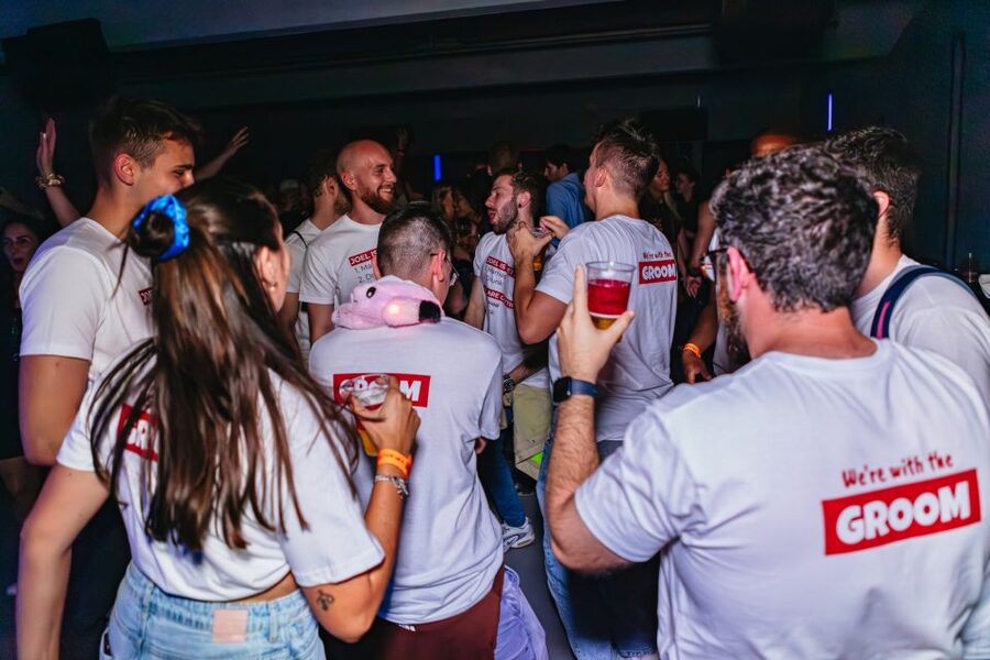 Prague: Pub Crawl with Unlimited Drinks & 5-floor Club Entry - What the $40 price buys you in Prague nightlife