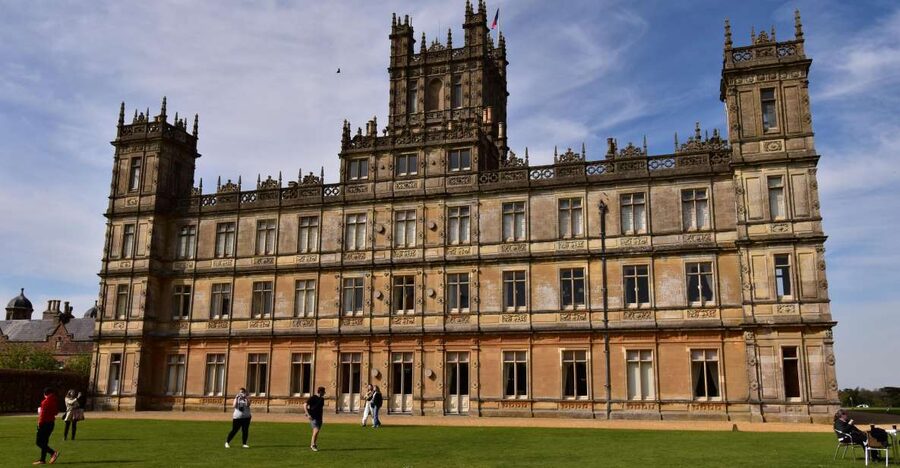 Private Downton Abbey Day Tour, including Pub Lunch - Highclere Castle: House Rooms, Grounds Time, and Downton Credibility