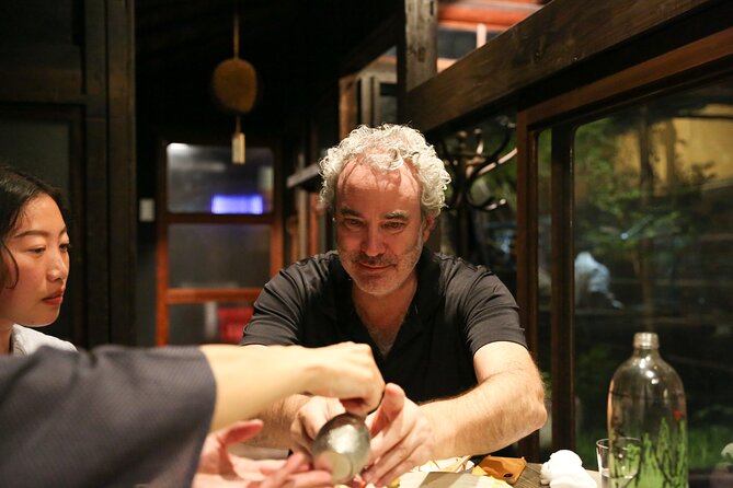 Private Food & Sake Tour in Central Kyoto with Sake Sommelier - Stop-by-stop: machiya izakaya to standing-bar sips