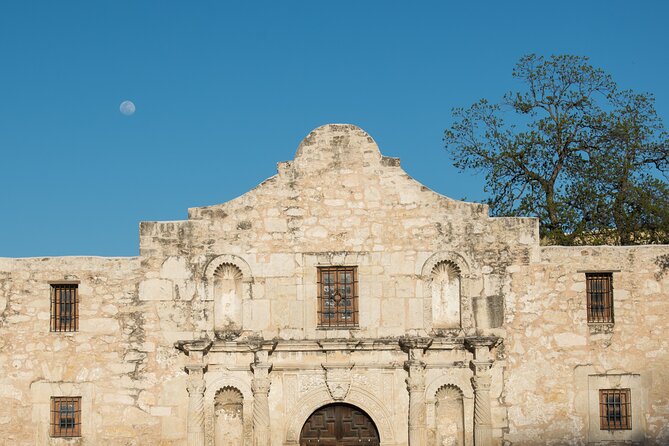 Private History Pub Tour through the Menger & Buckhorn Saloon - Why this private history pub tour starts near the Alamo