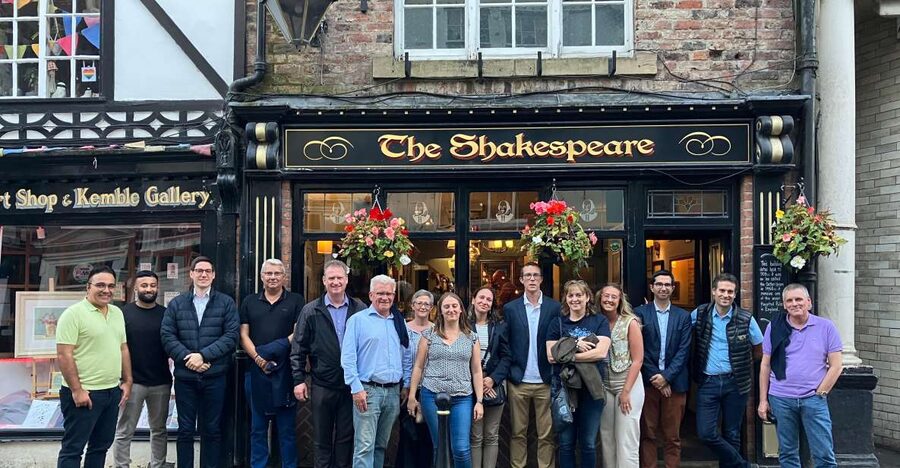 Pub and History Tour Durham City - Old Elvet: folklore on an historic street