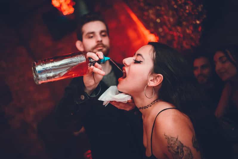 Pub Crawl - 1-hour Open Bar then Vip to 5 Clubs - Krakow - Where You Start: The Eros Bendato Statue, Main Square