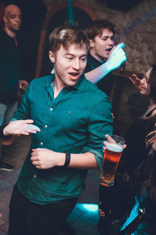 Pub Crawl - 1-hour Open Bar then Vip to 5 Clubs - Krakow - The Guide Factor: English Hosting and a Friendly Flow