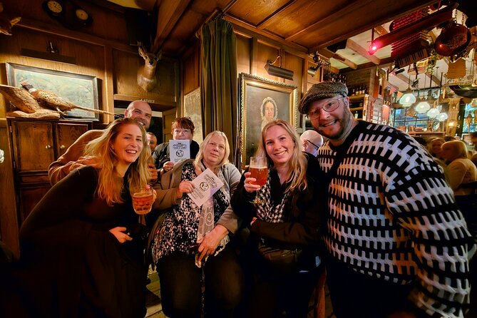 Pub Crawl and Sing along London Experience - Snacks, drinks, and the bar-food reality check