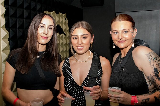 Pub Crawl Barcelona: 4 nightclubs + shots + skip-the-line entry - How the night flows: 3 bars, 3 shots, then VIP club entry