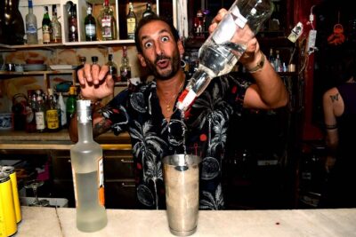 Pub Crawl in Edinburgh - The Old Town crawl: what 5-plus venues really means for your night