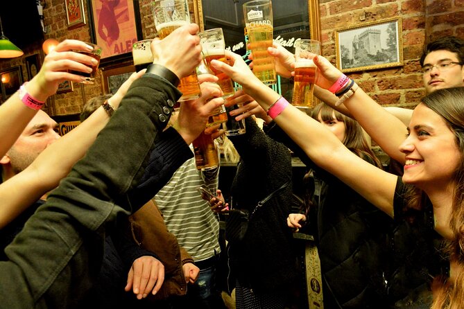 Pub Crawl in Edinburgh - The energy and the crowd: why some nights feel amazing, others feel rushed