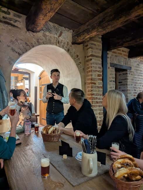 Pub crawl incl. Oktoberfest museum guided tour with beer tasting (private) - Beer Tasting With Pretzels: 3 to 4 Styles, Not a Random Sip