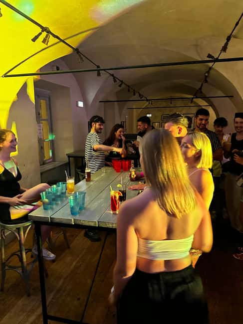 Pub Crawl Nice: Free Shots,Best Bar, Secret Surprise with us - Meet-Up in a Branded T-Shirt and the Ice-Breaker Phase
