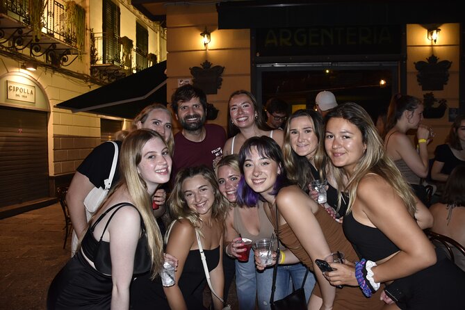 Pub Crawl Palermo - Meeting at Finch Lounge: The Night Starts With People, Not Paperwork