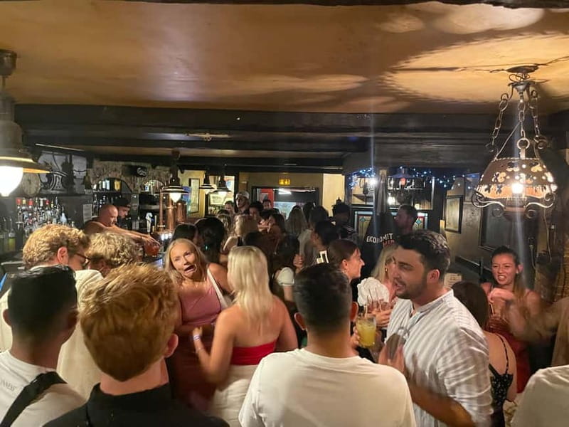 Pub Crawl Paris: Drink, Laugh, Meet the World - The pacing: how a 5-hour crawl avoids the dead middle